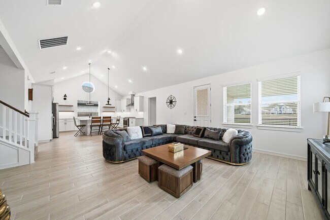 Foto del edificio - 2646 Wastelbread Ln