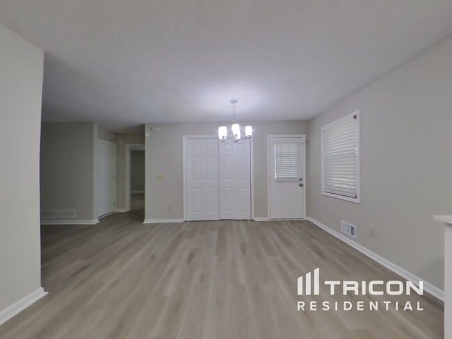 Building Photo - 135 Parkway Ct