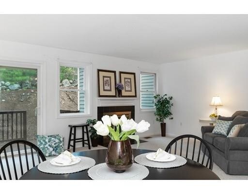 Foto del edificio - 317 Bishops Forest Dr