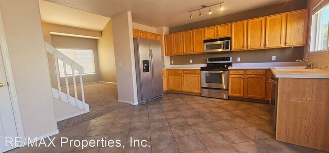 Building Photo - 5 br, 2.5 bath House - 4220 Gracewood Dr