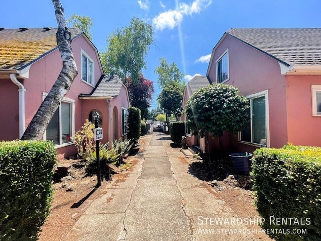 Photo - 1376 W 6th Ave Apartment