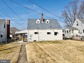 Building Photo - 2917 Wells Ave