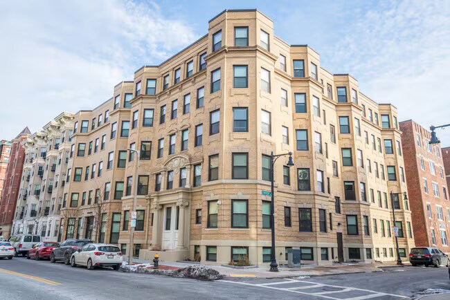 Building Photo - 59 Hemenway St