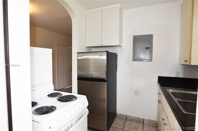 Foto del edificio - 1341 SW 21st Terrace