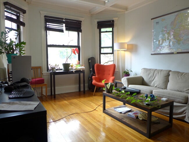 Building Photo - 6 Worthington St