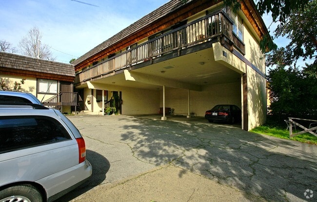 Building Photo - 1598 Sir Francis Drake Blvd
