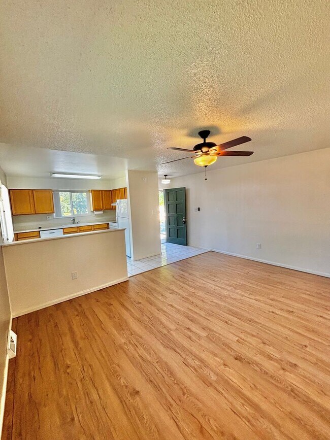 Building Photo - 3512-3512 Holland Ct
