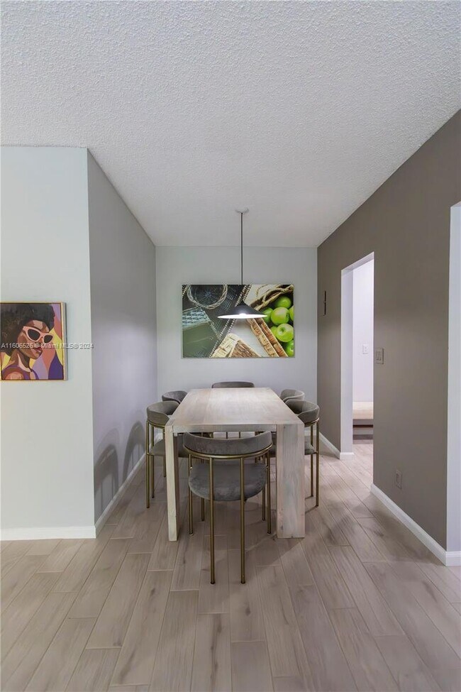 Foto del edificio - 5840 Northeast 22nd Way Apt #728, Fort Lau...