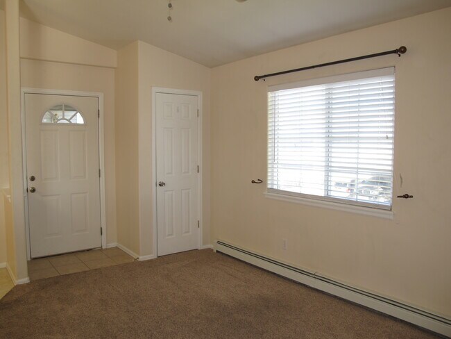 Foto del edificio - 1143 E Carolina Ave