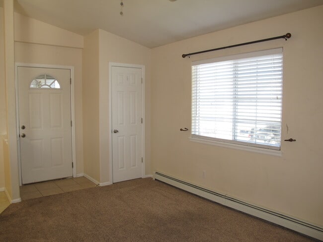 Building Photo - 1143 E Carolina Ave