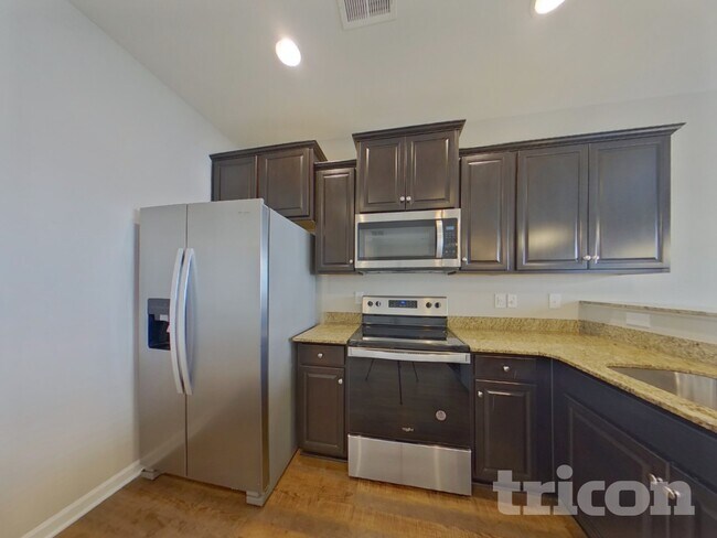 Foto del edificio - 926 Dawsons Park Wy