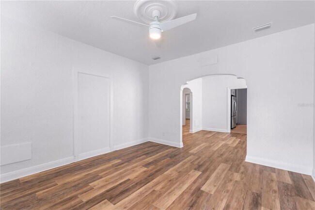 Foto del edificio - 206 N Albany Ave