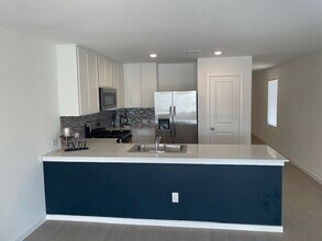 Building Photo - 320 Bush Mdw Ln