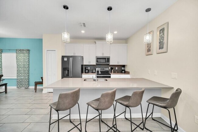 Building Photo - 780PB  Luxury 5Bd Home W/Private Pool& * C...