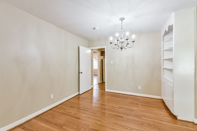 Building Photo - 5231 Willowbend Blvd