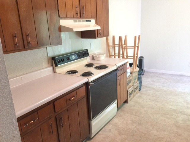 Typical Kitchen - Vista Ridge