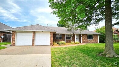 Building Photo - 2516 Ridgewood Dr