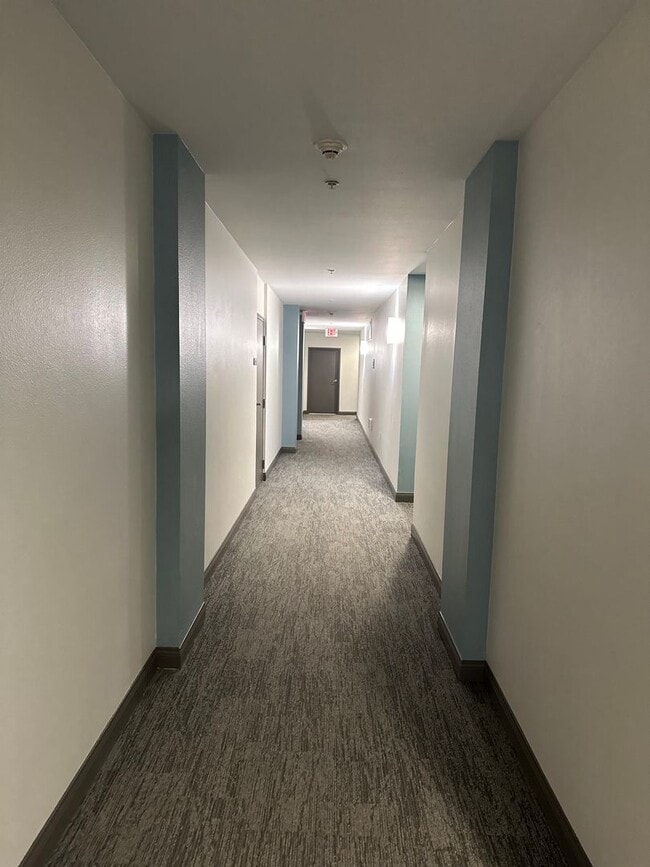 Building Photo - 388 E Ocean Blvd
