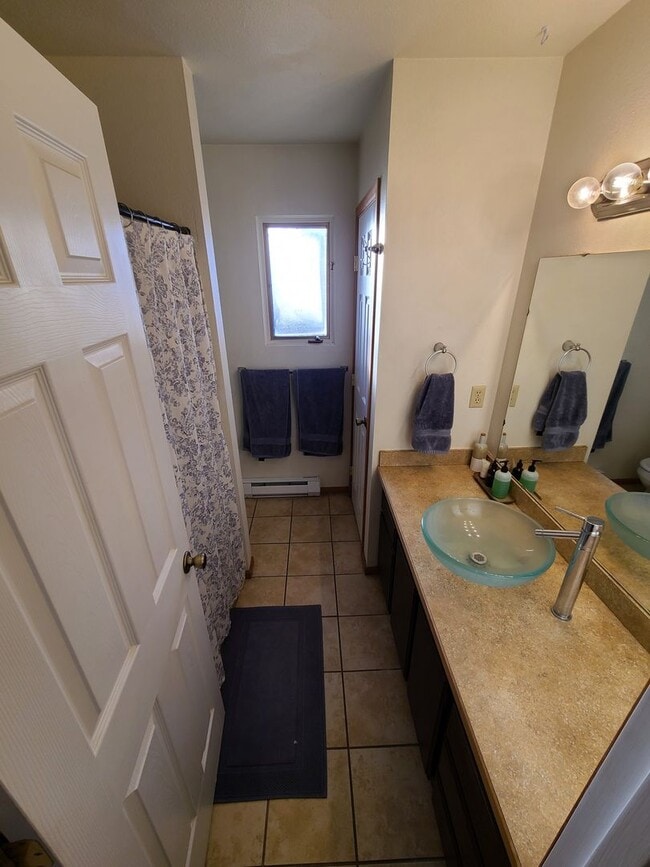 Building Photo - Garland (2705 &amp; 2707)