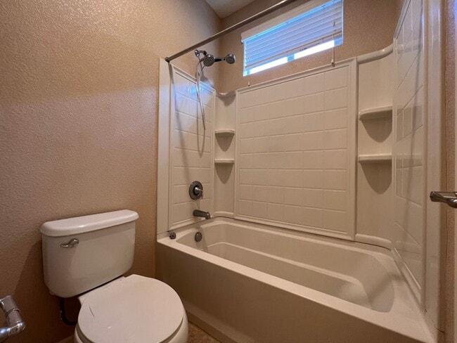 Foto del edificio - 3 Bedroom 2.5 Bath Home on Virgina Lakes Reno
