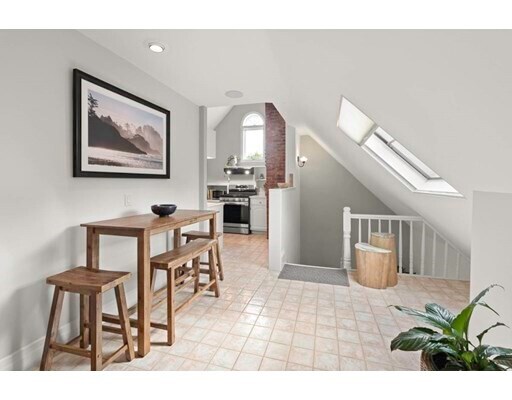 Building Photo - 54 Bromfield St