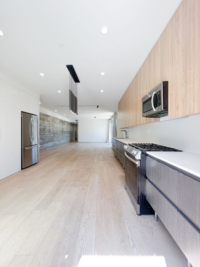 Foto del edificio - 4459 W Rose Hill Dr