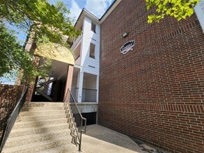 Building Photo - 501 W 26th St