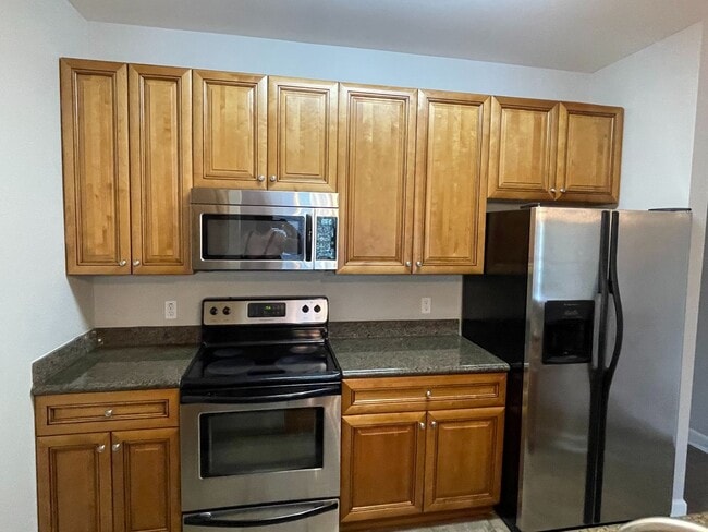 Building Photo - 310 Stratford Ozark -