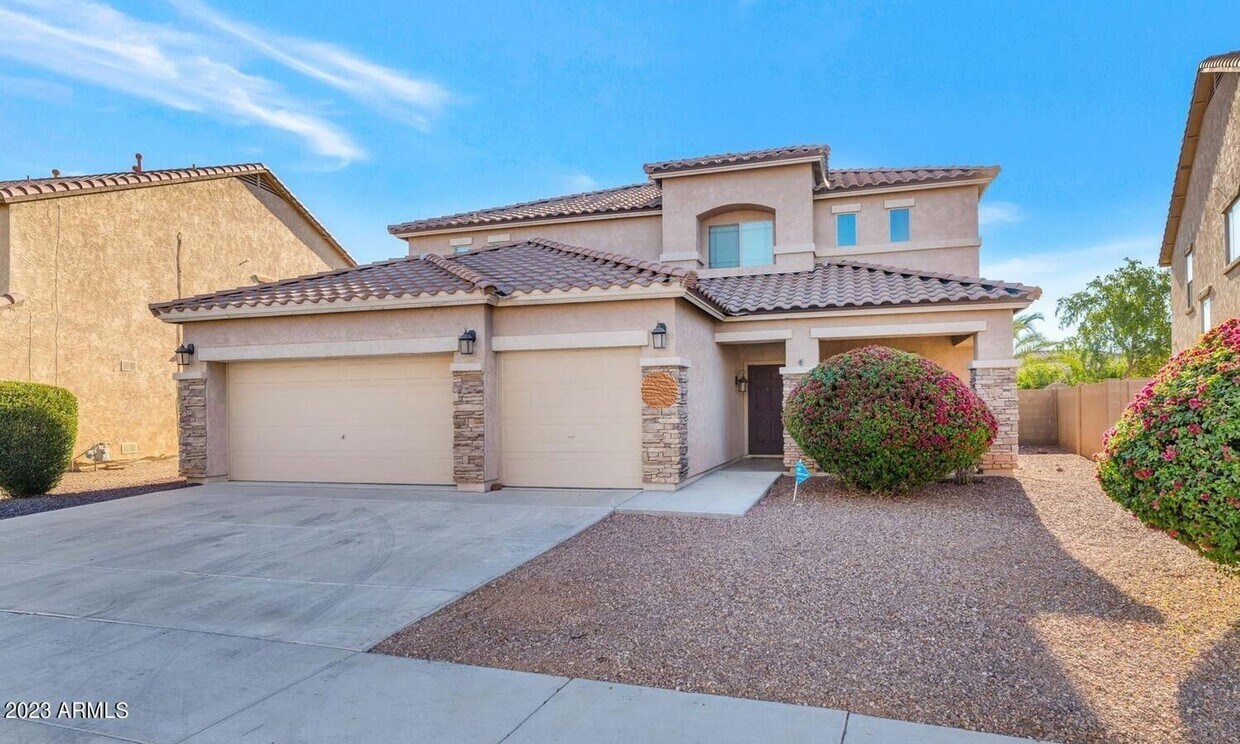 Foto principal - Gorgeous 5 bedroom 3 car garage home in We...