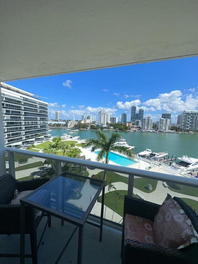 Balcony - 900 Bay Dr