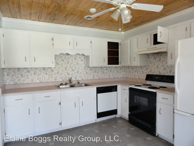 Building Photo - 3 br, 2 bath House - 51 Wilkinson Drive (86)