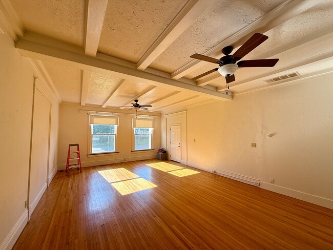 Building Photo - 118 N Glenwood Ave
