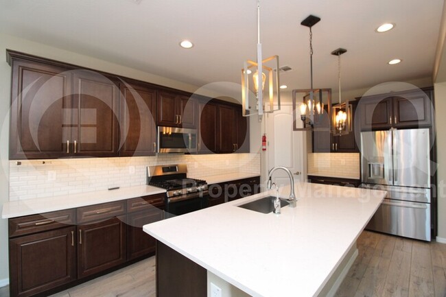 Foto del edificio - 220 S 157th Ln