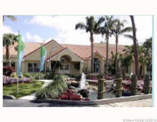 Building Photo - 3430 Pinewalk Dr N