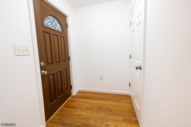 Foto del edificio - 268 NJ-36