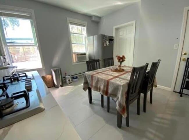 Building Photo - 227 Brunswick St