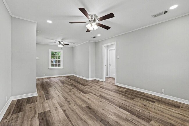 Foto del edificio - Cute & Clean Home with Large Fenced Yard Pet Friendly!