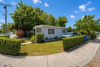 Building Photo - 4099 NW 18th Ave