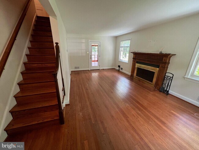 Building Photo - 5306 McKinley St