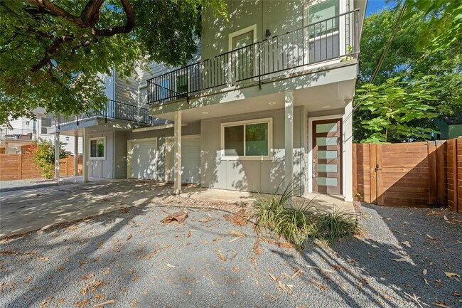 Foto del edificio - 1114 Walton Ln