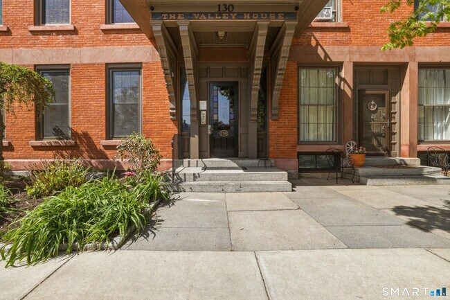 Foto del edificio - 130 Main St