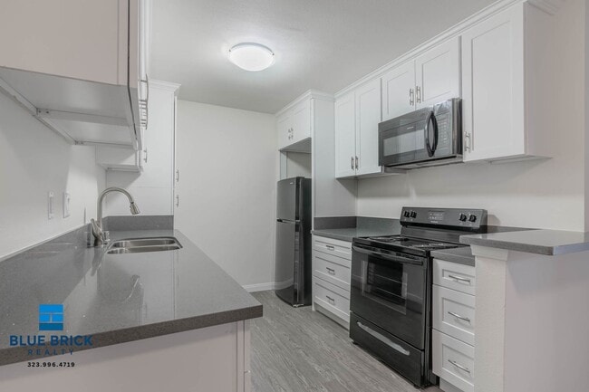 Foto del edificio - 8123 Langdon Ave