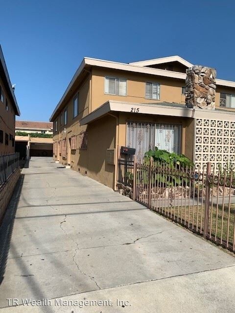 Foto del edificio - 215 N Cedar Ave