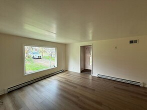 Building Photo - 3861 Willamette St