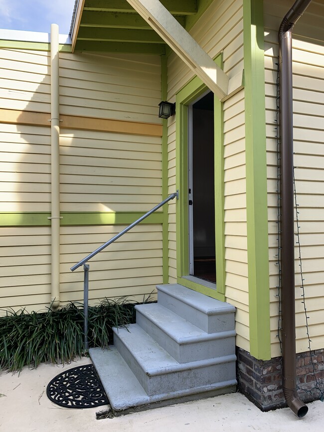 Building Photo - 4719 Laurel St