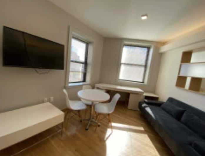Primary Photo - 185 Mount Auburn St