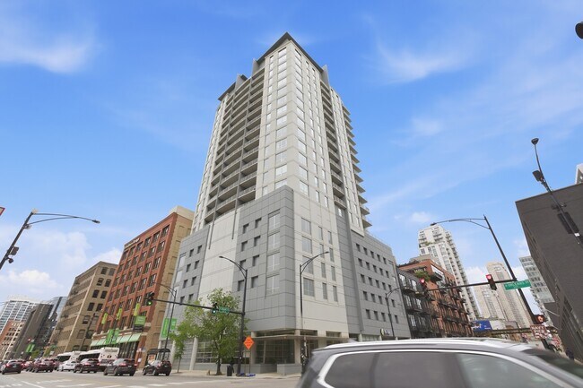 Foto del edificio - 330 W Grand Ave