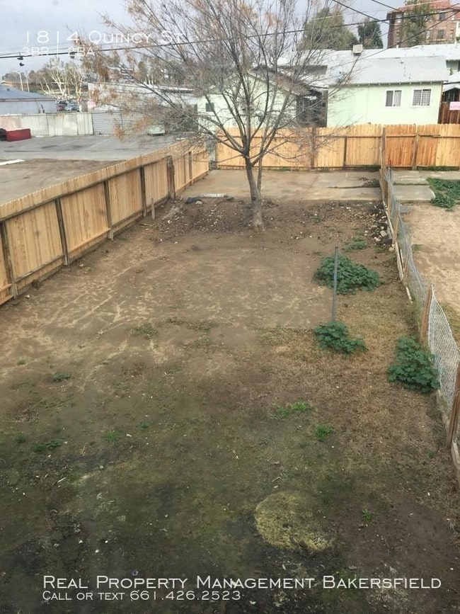 Building Photo - 3 bedroom in Bakersfield CA 93305