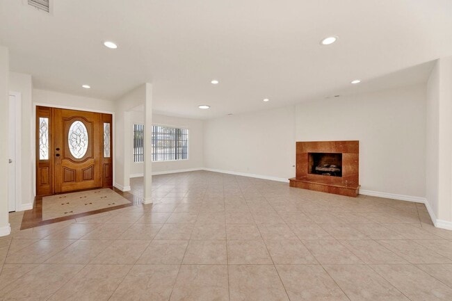 Building Photo - 4420 Lowell Ave