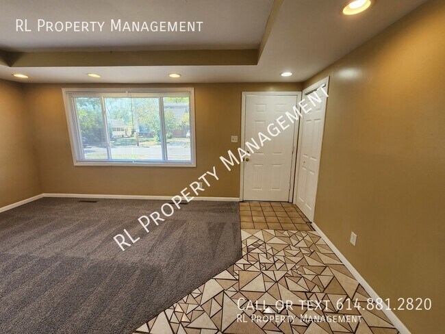 Building Photo - Cozy 2 bedroom 1 bathroom ranch style home...